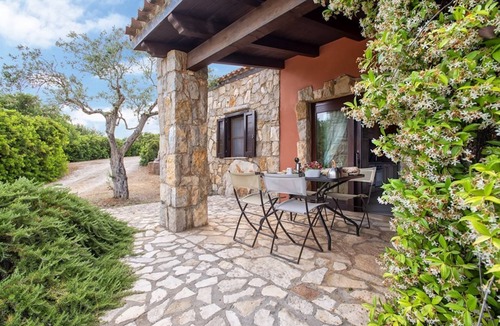 Santa Maria La Palma Cottage | Private cottage at ground floor, in an exclusive and secluded location, 35 square meters, ideal for 4 guests.It comprises a cozy living room with a sofa bed, fully equipped kitchenette, a double bedroom and a bathroom with shower.A splendid terrace with
