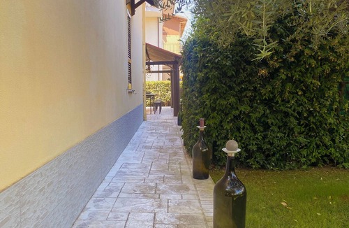 San Martino Bassa House | Private Villa with Garden near the Beach & Pescara