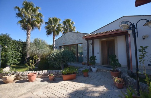 Casa Papa Villa | Private Villa with hot tub, WIFI, private pool, A/C, TV, patio, pets allowed, panoramic view