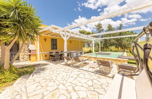 Pizzo Villa | Private Villa with WIFI, private pool, A/C, TV, pets allowed, panoramic view, close to Gallipoli