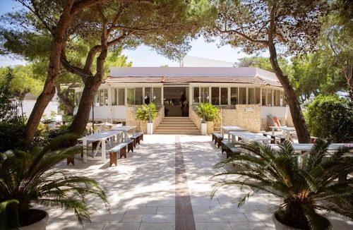 Chiesiola Resort | Property in a holiday village 'Baia Falcone-Bilocale 403' with sea view and air conditioning