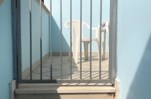 Lido Marini Apartment | Relaxation in Lido Marini: Terrace and air conditioning