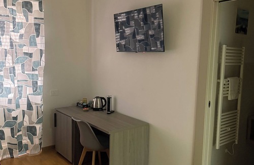 Venezia Nuova House | RESIDENCEVIAGRANDE110 RENTS DOUBLE ROOM WITH PRIVATE BATHROOM AND SMALL VERANDA