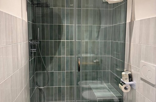 Venezia Nuova House | RESIDENCEVIAGRANDE110 RENTS DOUBLE ROOM WITH BALCONY AND PRIVATE BATHROOM