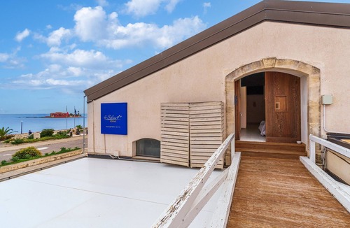 Fondo Morte Apartment | Room 103 at 'Le Saline Rooms Marzamemi' – Wi-Fi and Air Conditioning