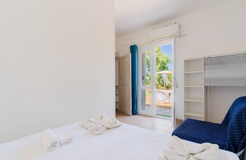 Tuglie House | Room 'Core Resort - Basic 6' with Shared Pool, Wi-Fi and Air Conditioning
