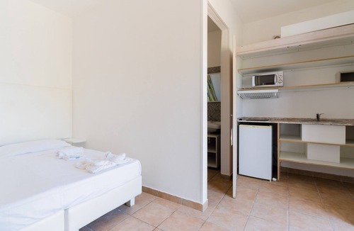 Tuglie House | Room 'Core Resort - Basic 6' with Shared Pool, Wi-Fi and Air Conditioning