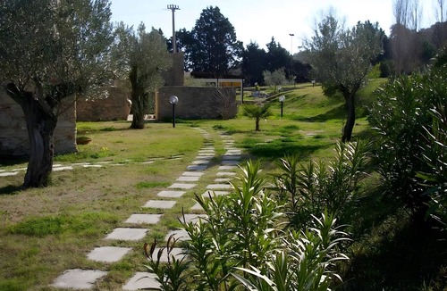 Roccelletta Apartment | Room 'Il Pero Selvatico, Tripla' with Shared Garden, Wi-Fi and Air Conditioning