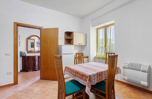 Rocca di Papa Apartment | Room 'Matrimoniale Con Letto Singolo' with Shared Garden and Wi-Fi