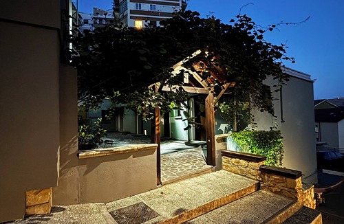 Potenza House | Room & Parking