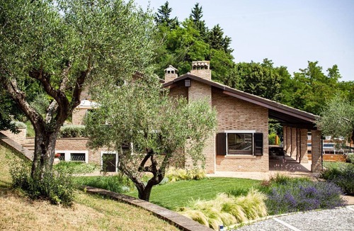 Longiano Apartment | Room 'Resort Villa Paola - Camera Ibis' with Sea View, Wi-Fi and Air Conditioning