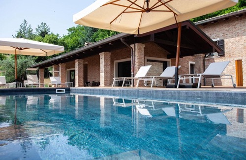 Longiano Apartment | Room 'Resort Villa Paola - Camera Merlo' with Sea View, Wi-Fi and Air Conditioning