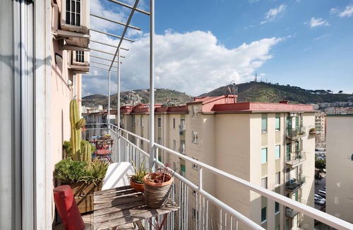Salerno Apartment | Room 'Tripla Con Balcone' with Mountain View, Wi-Fi and Air Conditioning