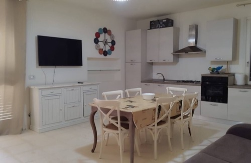 Ugento House | Room 'Villa Casciani - Levante' with Shared Pool, Wi-Fi and Air Conditioning