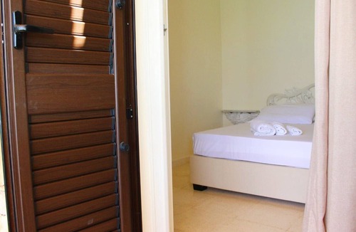 Ugento House | Room 'Villa Casciani - Tramontana' with Shared Pool, Wi-Fi and Air Conditioning