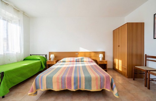 Mattinata Bed & Breakfast | San Michele - B&B 21 with Veranda, Wi-Fi and Air Conditioning
