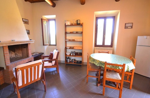 Figline e Incisa Valdarno Apartment | Scenic Apartment with Pool