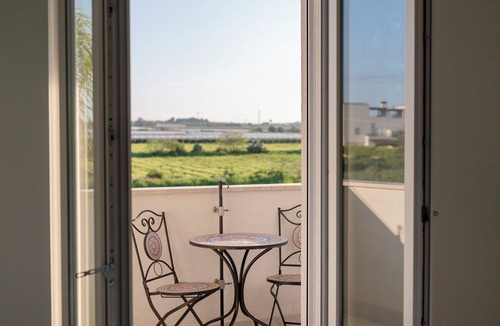 Torre a Mare Apartment | SEA BREAK OUTSIDE