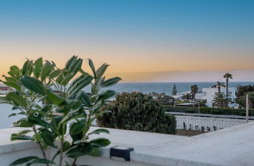 Torre a Mare Apartment | SEA BREAK OUTSIDE