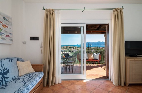 Pittulongu Apartment | Sea Shell 28 - a sea-view escape