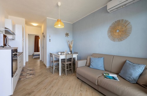 Paduledda House | Sea View Isola Rossa Apartment with Sea View, Wi-Fi, and Air Conditioning