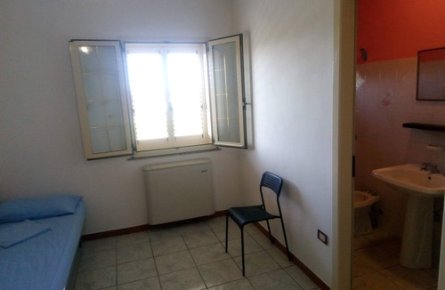 Marina di Montenero Villa | Self-management room for 5 people with private bathroom.