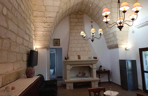 Melendugno House | Shadows of Stone - Historic Mansion