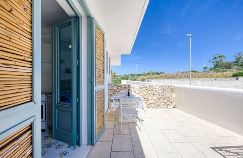 Castro Marina Apartment | Studio with Balcony and Modern Comforts in Castro di Lecce