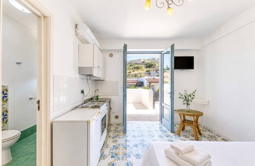 Castro Marina Apartment | Studio with Balcony and Modern Comforts in Castro di Lecce
