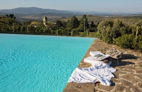 Lilliano Villa | Stunning private villa for 9 guests with WIFI, private pool, pets allowed and panoramic view
