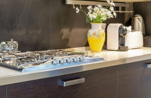 La Conia House | Stunning private villa for 4 guests with WIFI, A/C, TV, terrace and pets allowed