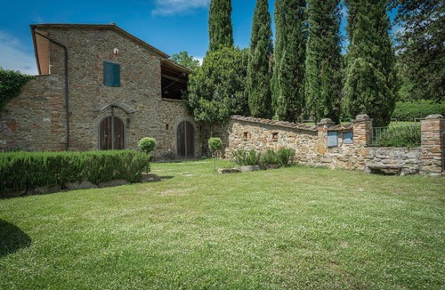 Bucine Villa | Stunning private villa with private pool, WIFI, patio, pets allowed and panoramic view