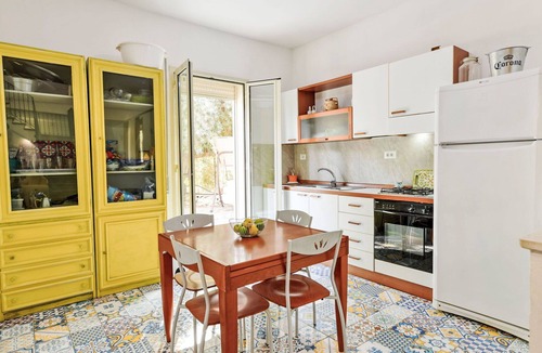 Floridia Villa | Stunning private villa for 6 people with A/C, WIFI, private pool, TV and patio