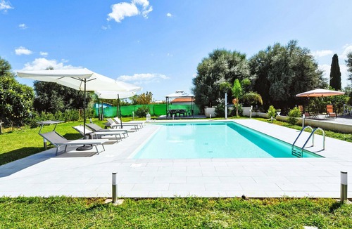 Floridia Villa | Stunning private villa for 6 people with A/C, WIFI, private pool, TV and patio