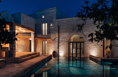 San Cassiano Villa | Stunning superior mansion w/pool in ancient town
