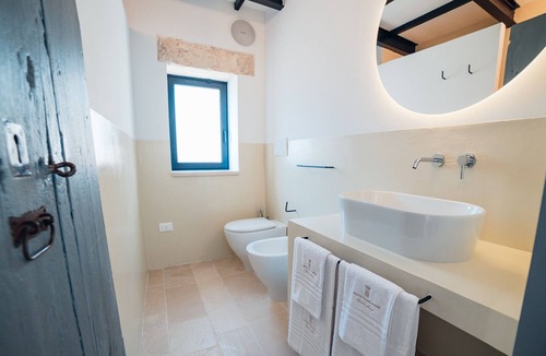 San Cassiano Villa | Stunning superior mansion w/pool in ancient town