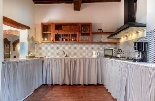 Lilliano Villa | Stunning villa for 10 guests with A/C, WIFI, private pool, TV and panoramic view