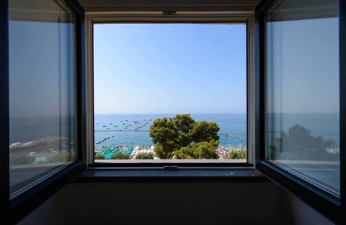 Minori Apartment | Suite Fragola - Fruit Flats - Sea View by AMALFIVACATION.IT-