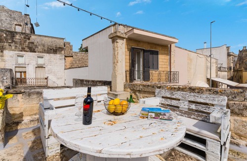 Cannole House | Suite 'La Limesa' Corte Cochlea with Panoramic Terrace, Indoor Pool, Wi-Fi & AC