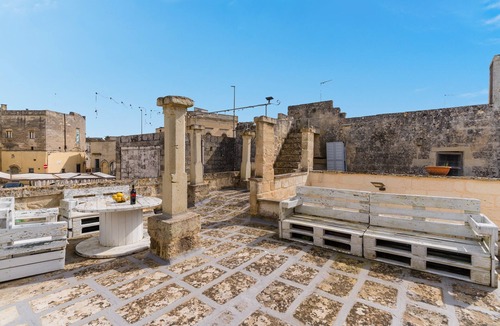 Cannole House | Suite 'La Limesa' Corte Cochlea with Panoramic Terrace, Indoor Pool, Wi-Fi & AC