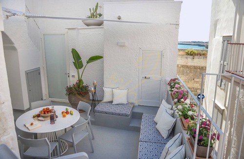 Centro Storico Apartment | TD Casa Marea Seaside View in Prime Location