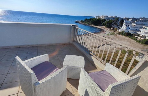 Rivabella Apartment | Terrazze del Paradiso Gallipoli - Attico Suite Sulla Spiaggia con discesa a mare