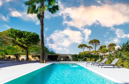 Taranto Villa | The GigaSuite - Infinity Pool & SPA | 20 Guests | Directly Managed by Owners