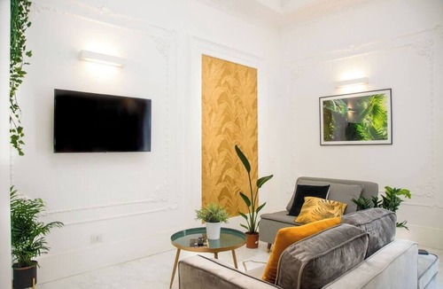 Montecalvario Apartment | The Marble House Luxury Apartment in Naples