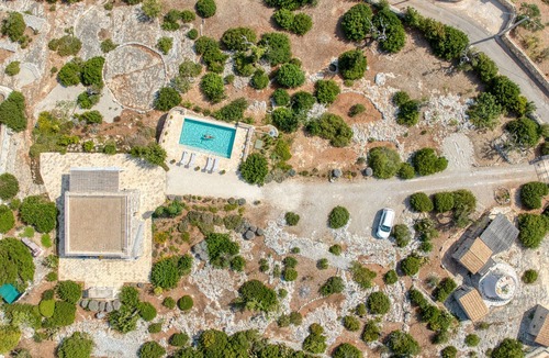 Salve Villa | Traditional country estate w/pool & sea view