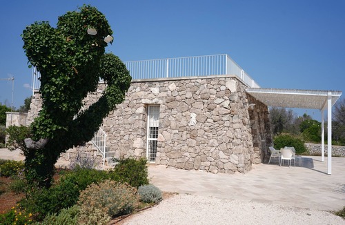 Salve Villa | Traditional country estate w/pool & sea view