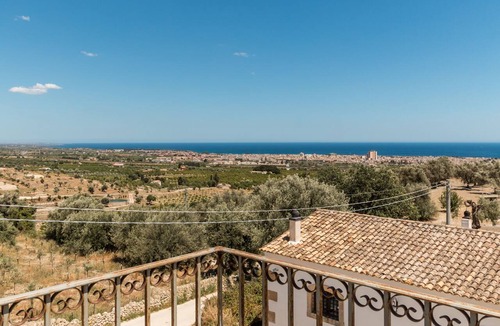 Avola House | Trappeto Dellago with pool, parking & wi.fi