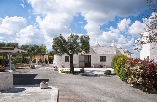 Locorotondo Villa | Trulli Loco - Villa with 3 bedrooms and private garden