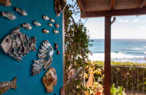 Sas Linnas Siccas House | Vacation Home Casa sulla Spiaggia 1 with Sea-View, Terraces & Garden