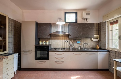 Punta Prosciutto House | Vacation Home 'Villa Susy' near Sea with Private Garden & Wi-Fi